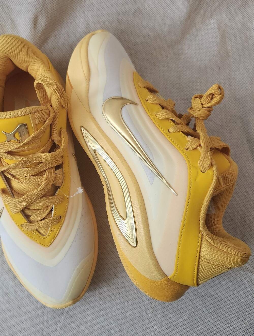 Nike A'One Sunshine basketball shoes In University Gold/Topaz Gold/Soft Yellow
